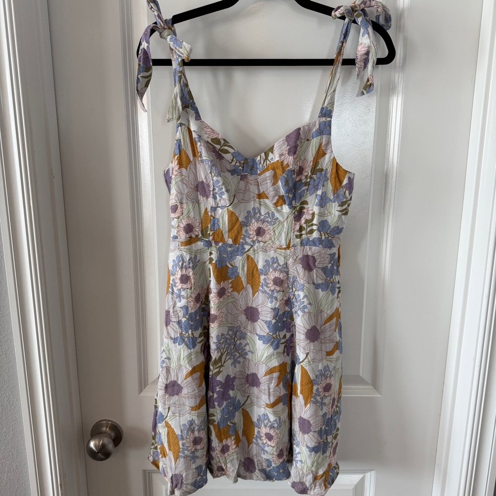 American Eagle Floral Sweetheart Neck Tie Strap Mini Dress Peek-a-boo Back Small